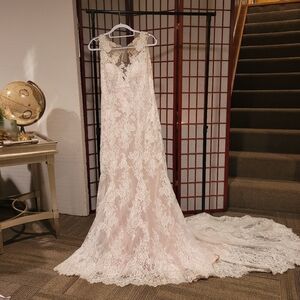 Elegant Lace Wedding Dress